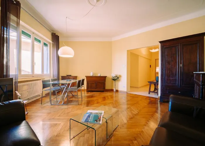 Elegant Apartment In The Center By Wonderful Italy