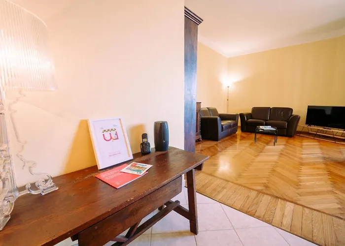 Elegant Apartment In The Center By Wonderful Italy